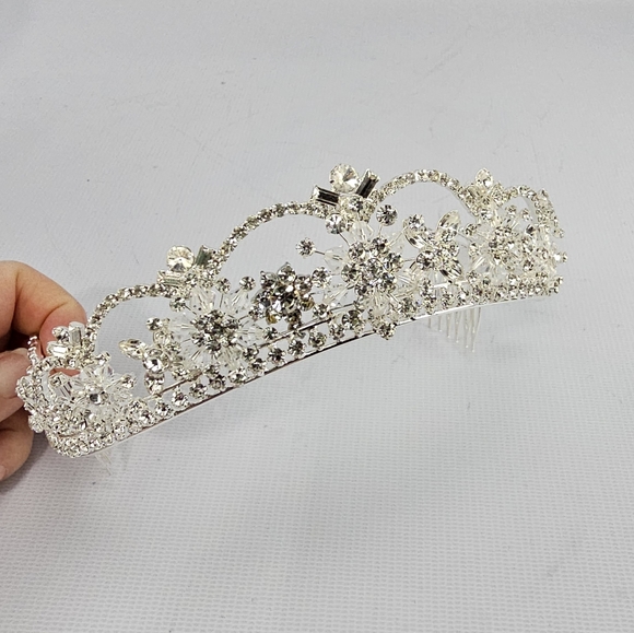Davids Bridal 3D Crystal Tiara, Bride, Wedding, Bling, Princess, quinceañera - Picture 6 of 9